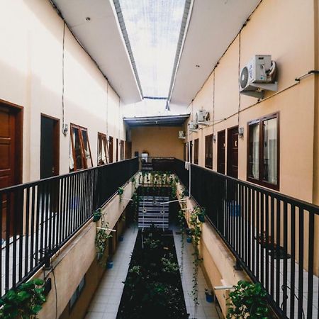 Reddoorz Near Jalan Gatot Subroto Medan Hotel ภายนอก รูปภาพ