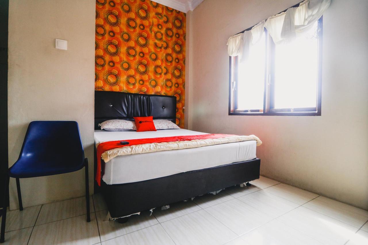 Reddoorz Near Jalan Gatot Subroto Medan Hotel ภายนอก รูปภาพ