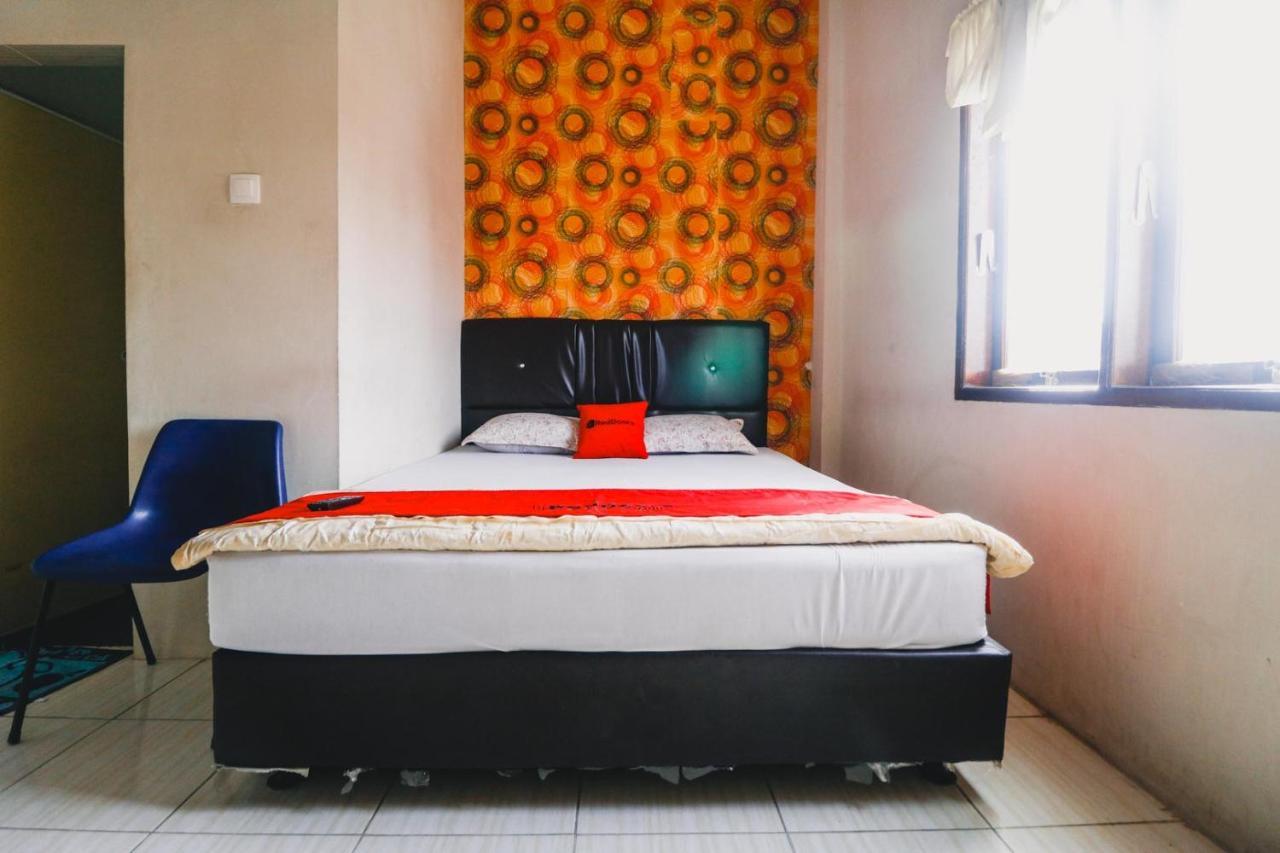 Reddoorz Near Jalan Gatot Subroto Medan Hotel ภายนอก รูปภาพ